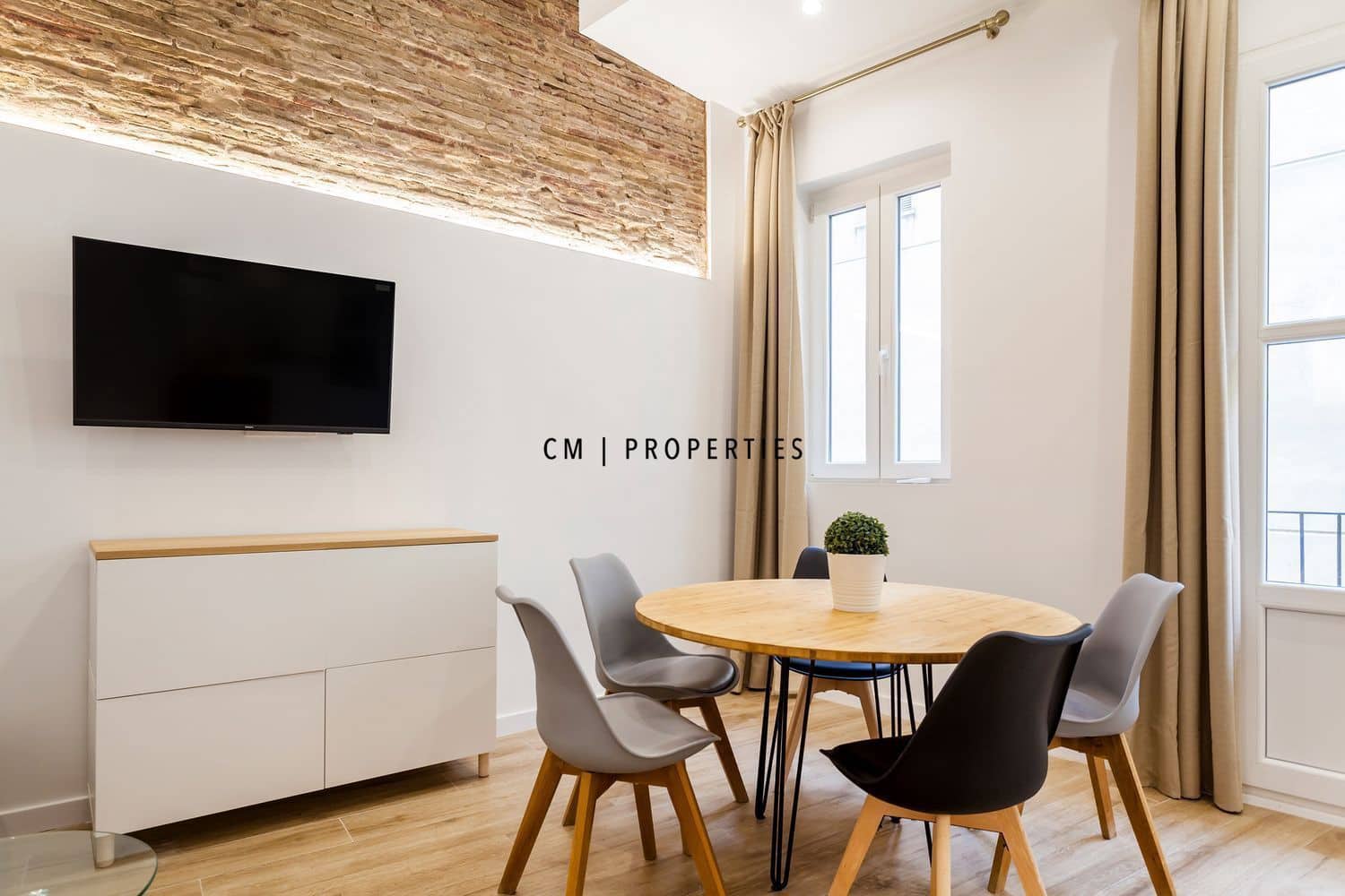 2 bedroom Flat for rent in Valencia city - € 1,840 (Ref: 9862181)