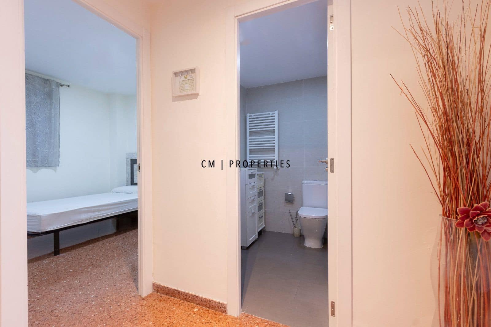 4 sypialnia Mieszkanie do wynajęcia w Miasto Walencja - 1 800 € (Ref: 9863718)