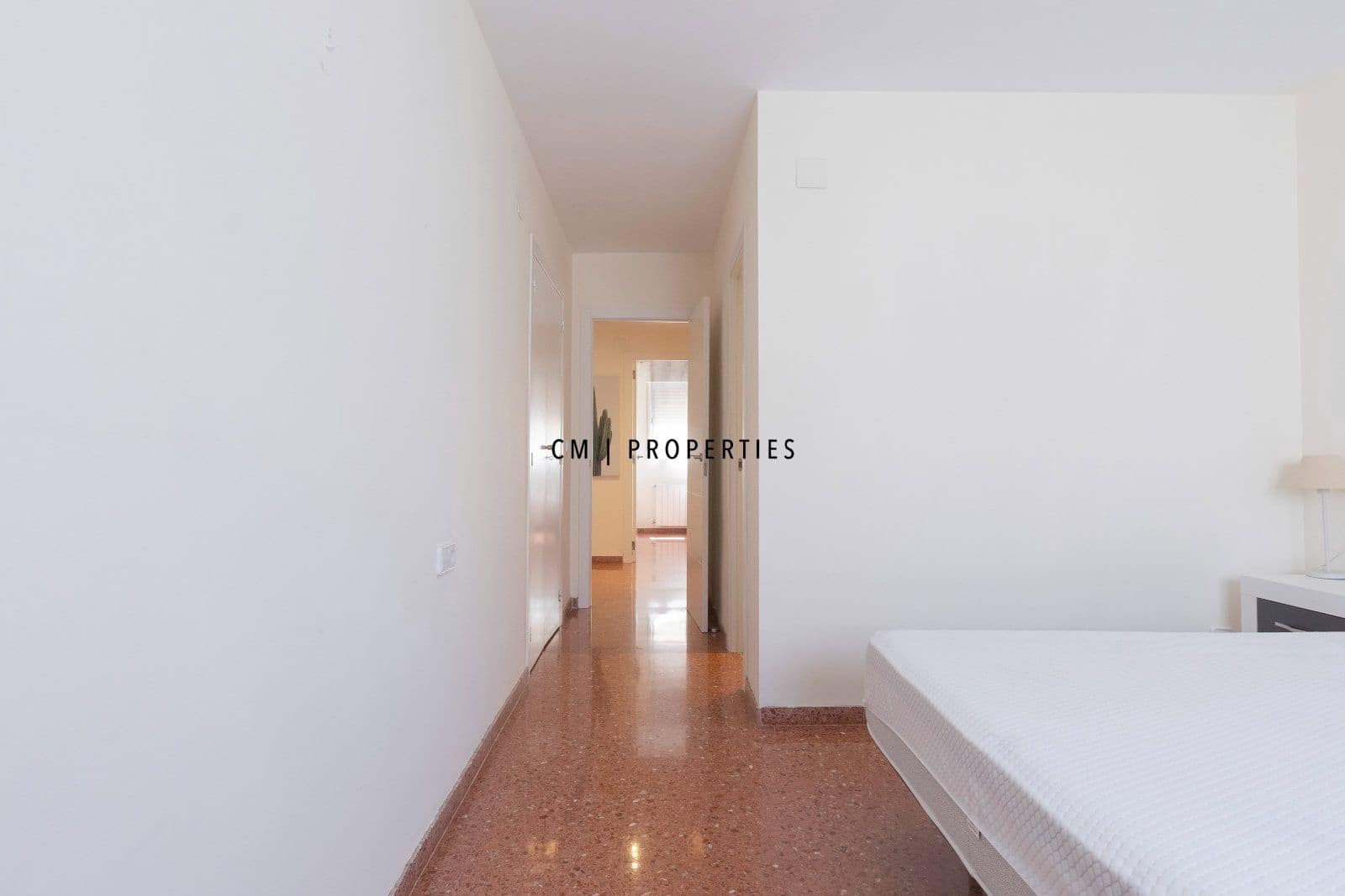 4 sypialnia Mieszkanie do wynajęcia w Miasto Walencja - 1 800 € (Ref: 9863718)