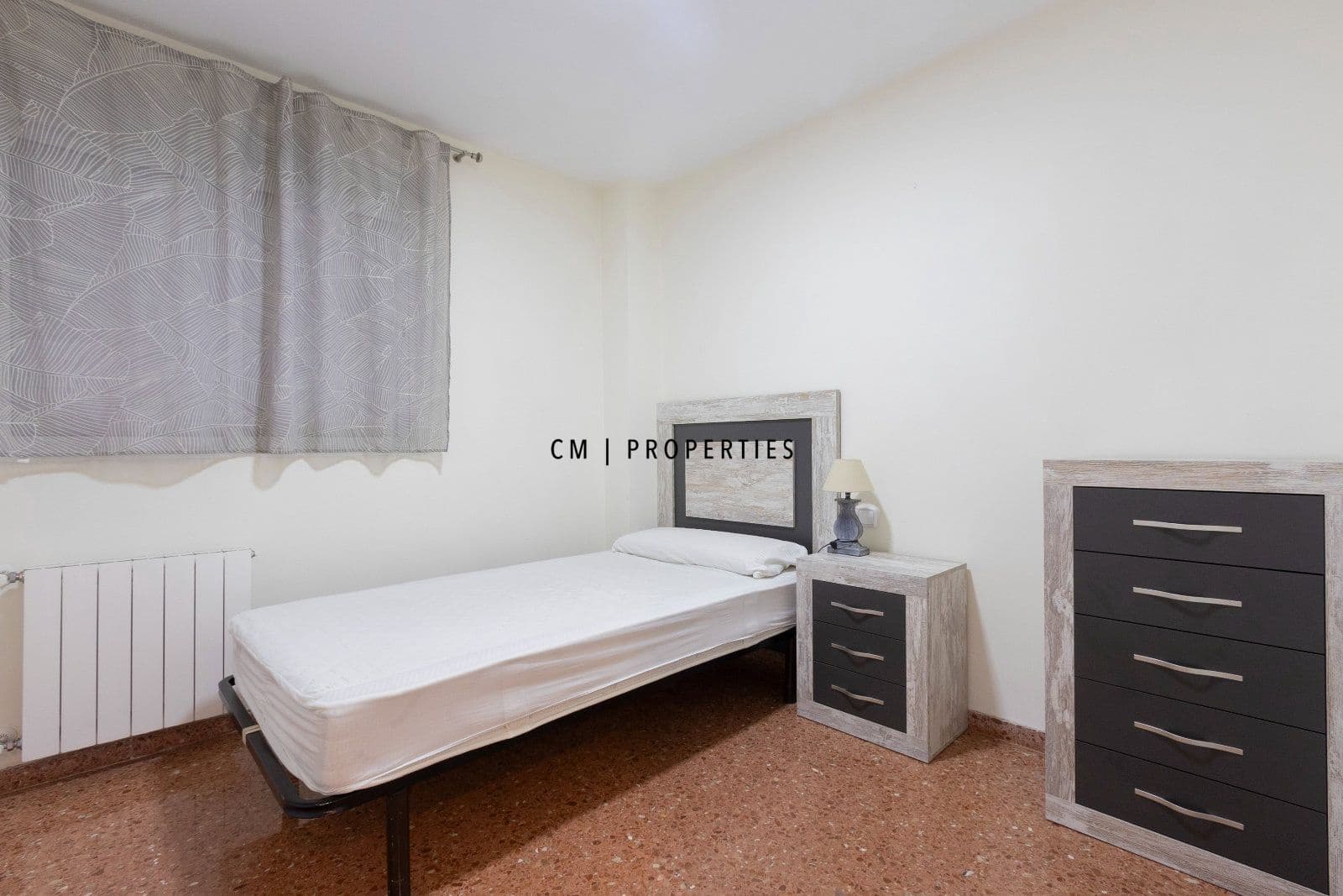 4 sypialnia Mieszkanie do wynajęcia w Miasto Walencja - 1 800 € (Ref: 9863718)