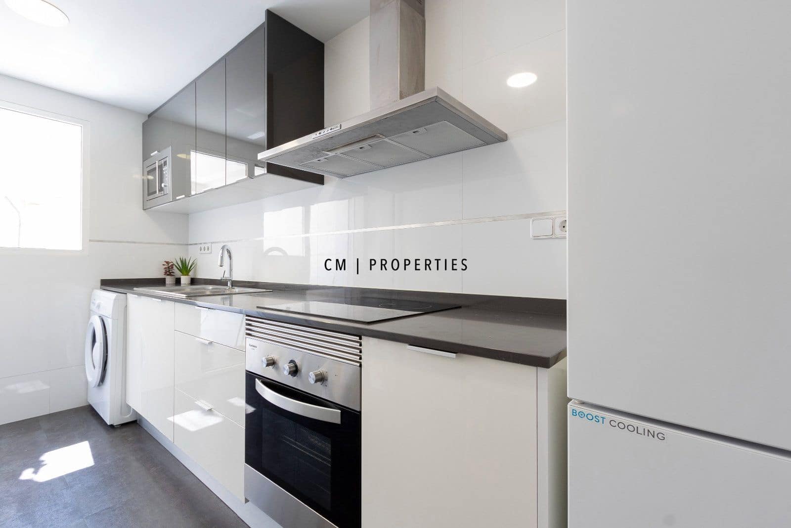 4 sypialnia Mieszkanie do wynajęcia w Miasto Walencja - 1 800 € (Ref: 9863718)