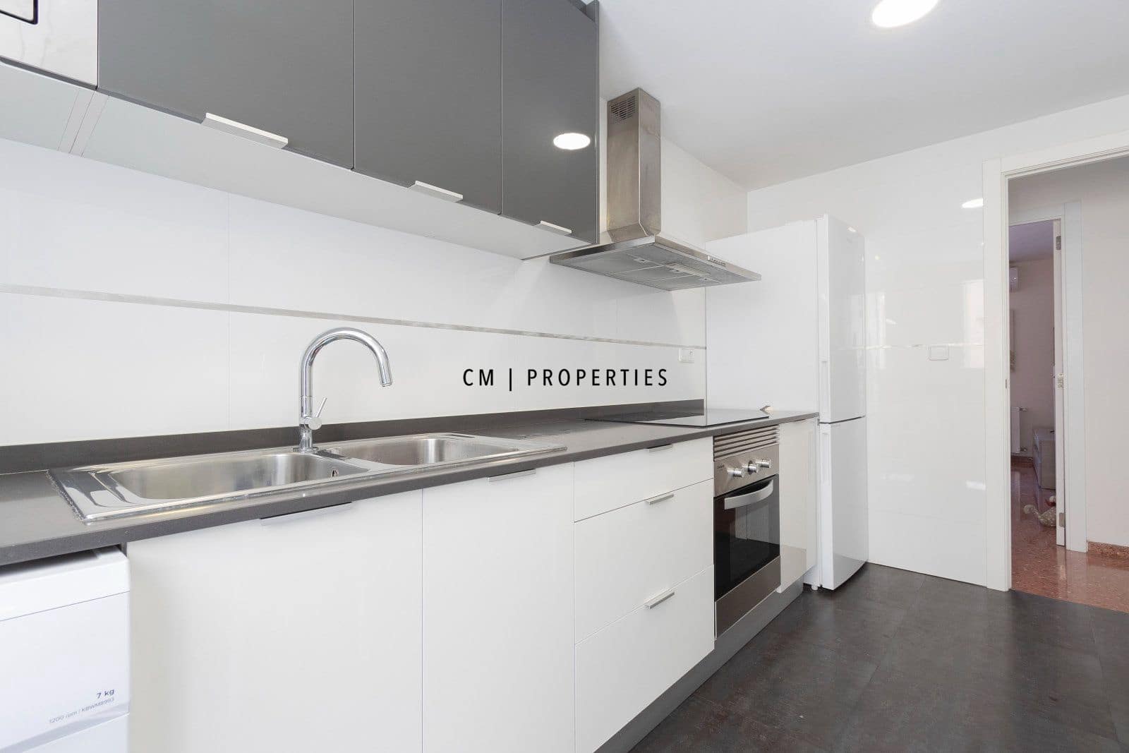 4 sypialnia Mieszkanie do wynajęcia w Miasto Walencja - 1 800 € (Ref: 9863718)