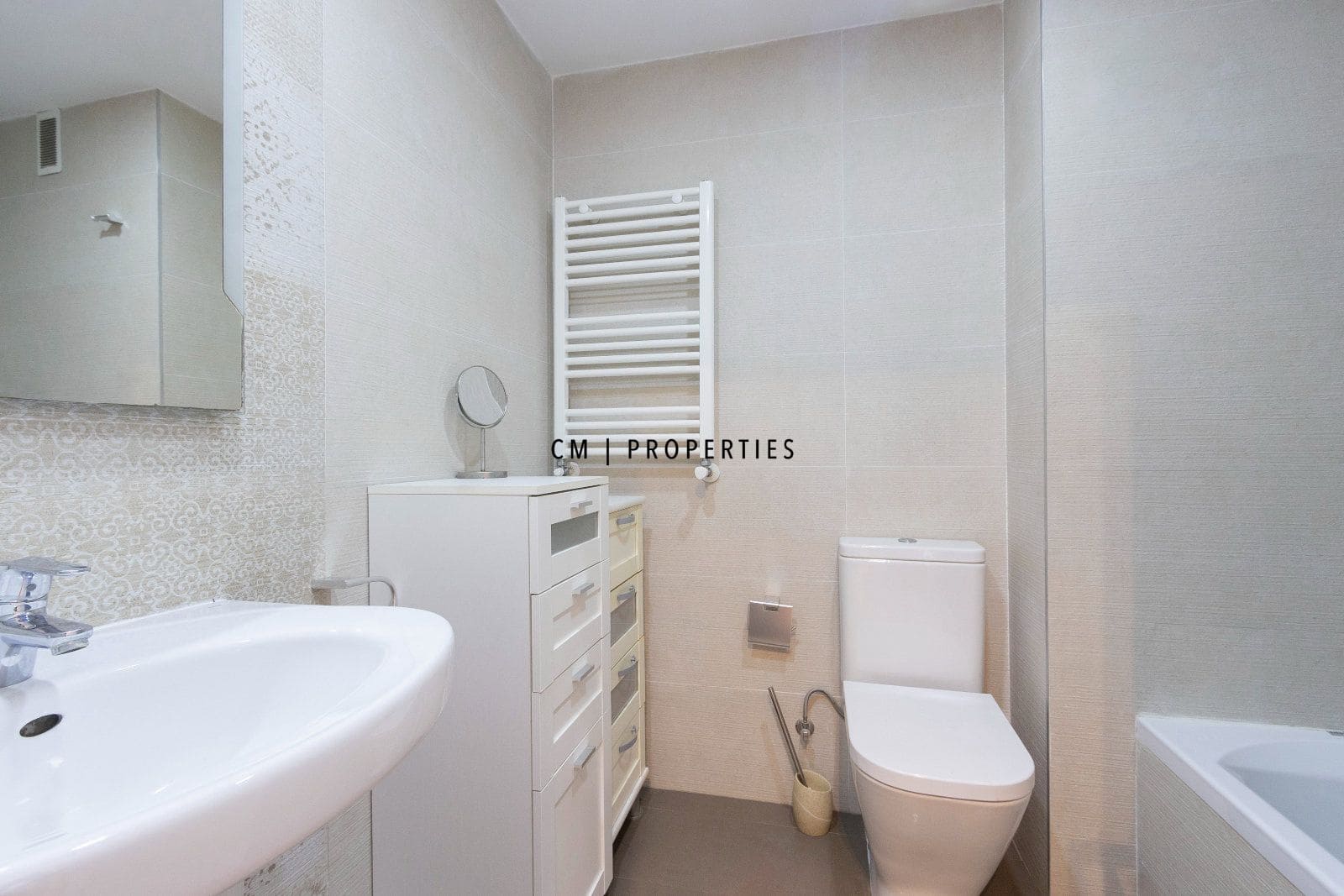 4 sypialnia Mieszkanie do wynajęcia w Miasto Walencja - 1 800 € (Ref: 9863718)
