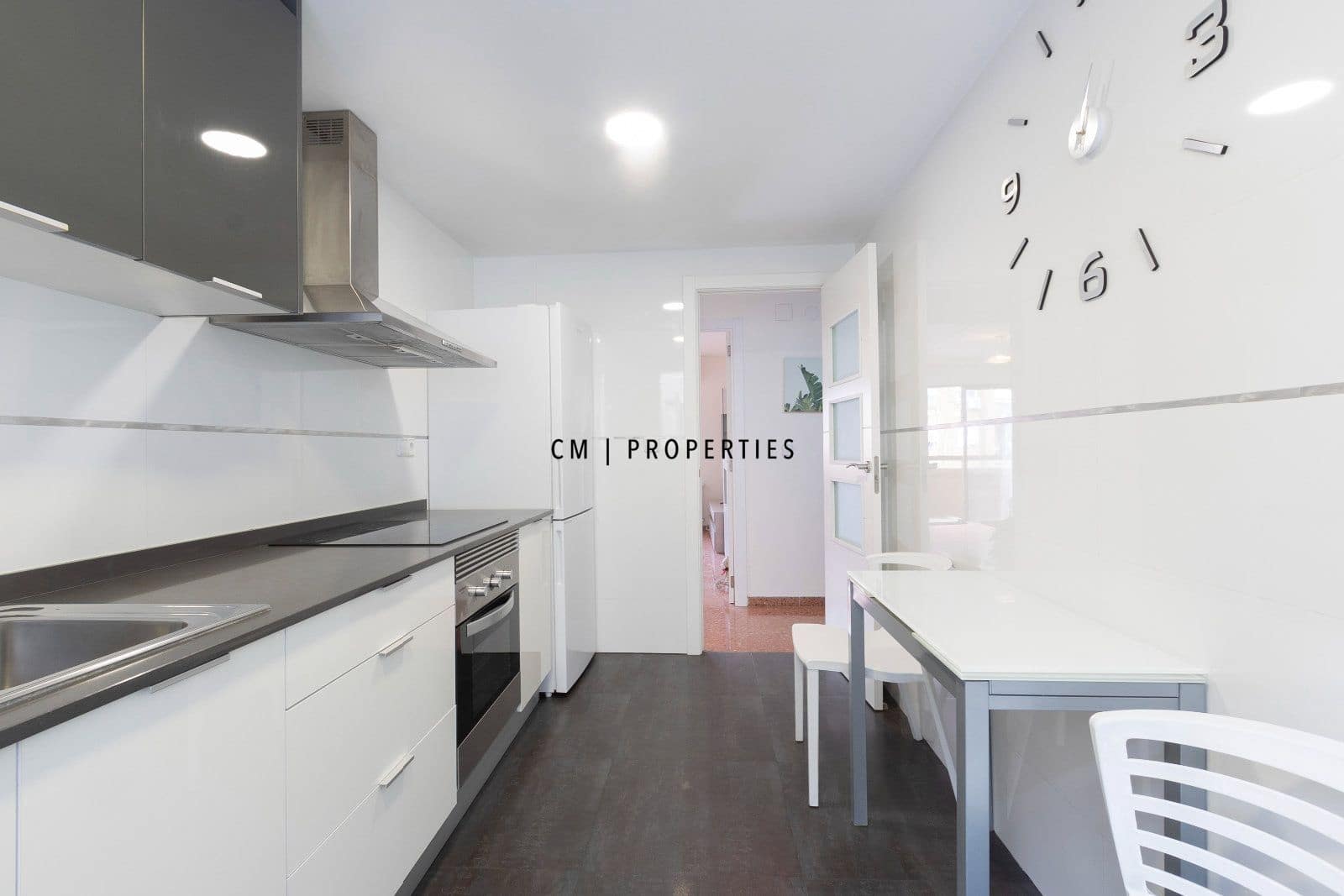 4 soverom Leilighet til leie i Valencia by - € 1 800 (Ref: 9863718)