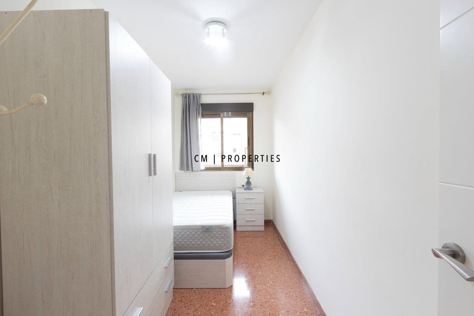 4 soverom Leilighet til leie i Valencia by - € 1 800 (Ref: 9863718)