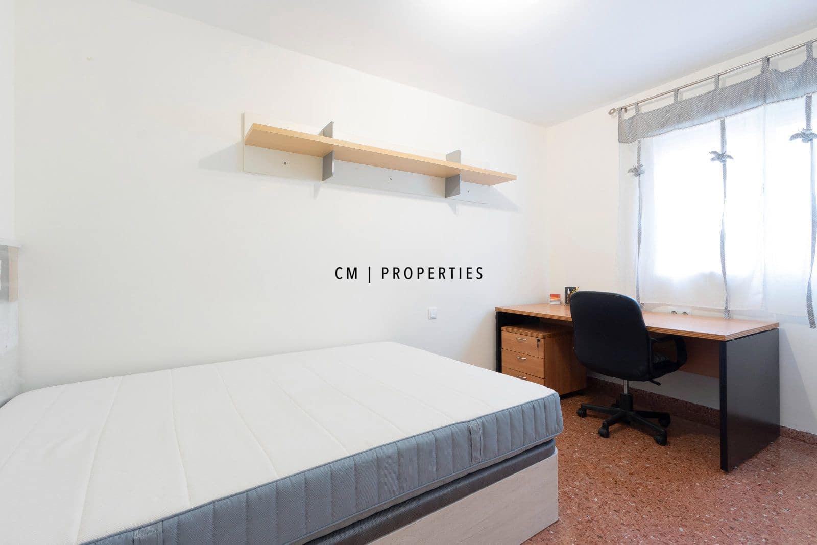 4 soverom Leilighet til leie i Valencia by - € 1 800 (Ref: 9863718)