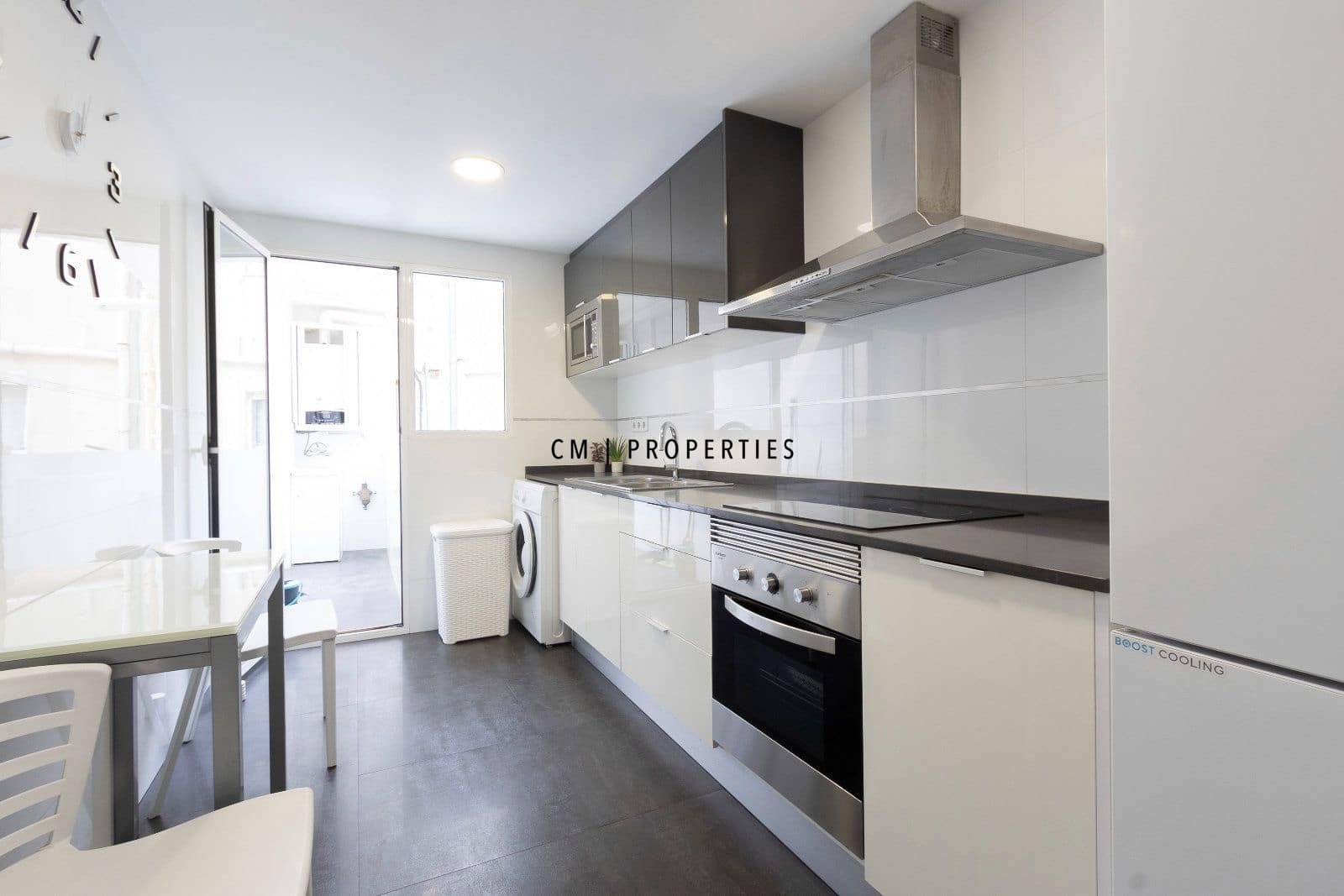 4 soverom Leilighet til leie i Valencia by - € 1 800 (Ref: 9863718)