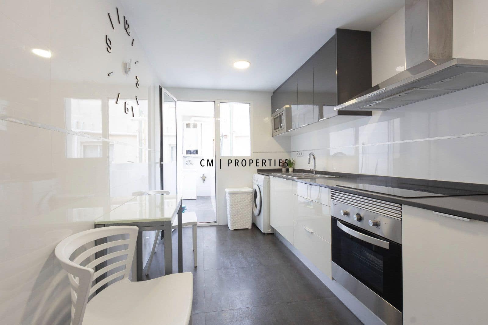 4 soverom Leilighet til leie i Valencia by - € 1 800 (Ref: 9863718)