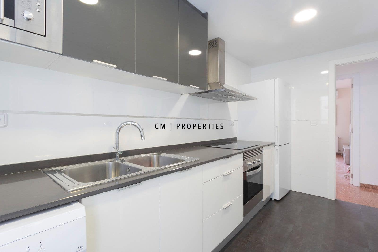 4 soverom Leilighet til leie i Valencia by - € 1 800 (Ref: 9863718)
