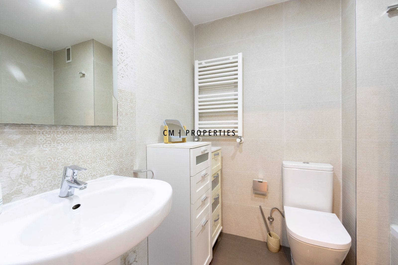 4 soverom Leilighet til leie i Valencia by - € 1 800 (Ref: 9863718)
