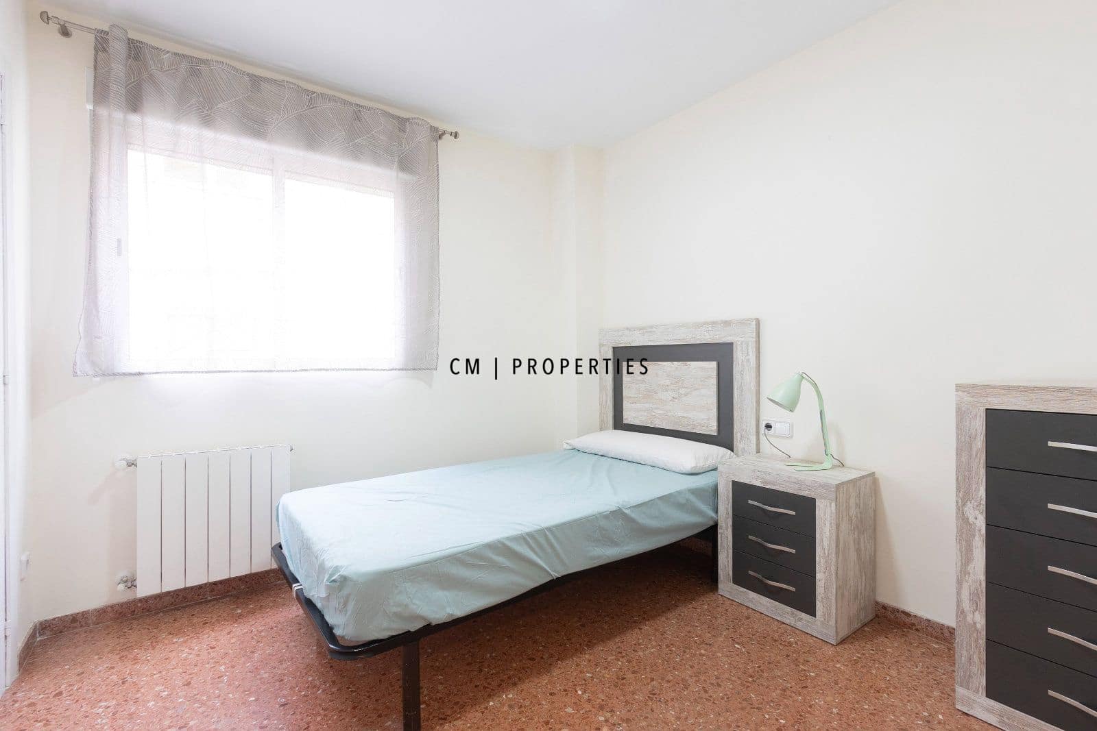 4 soverom Leilighet til leie i Valencia by - € 1 800 (Ref: 9863718)