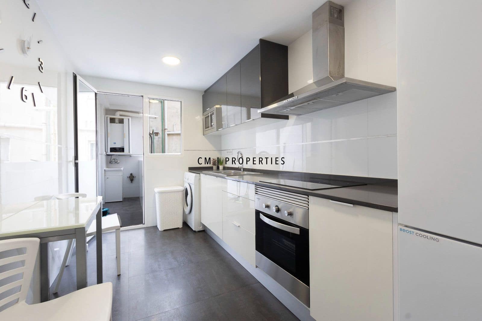 4 soverom Leilighet til leie i Valencia by - € 1 800 (Ref: 9863718)