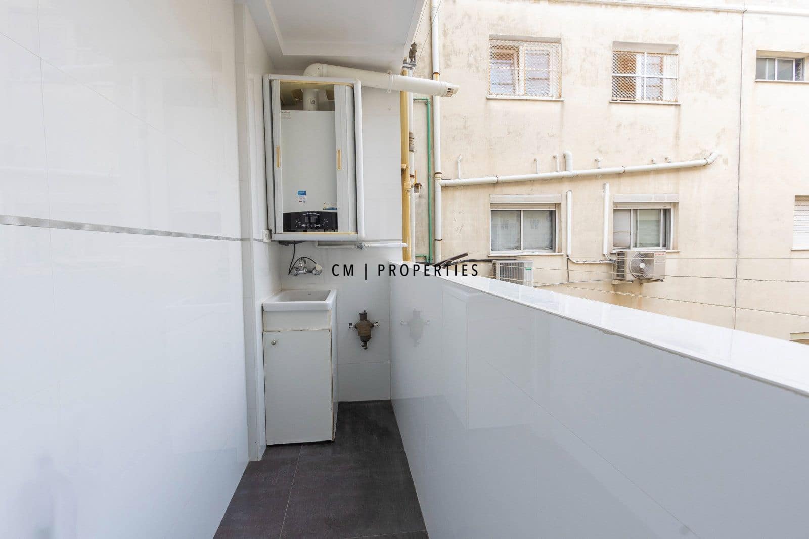 4 soverom Leilighet til leie i Valencia by - € 1 800 (Ref: 9863718)