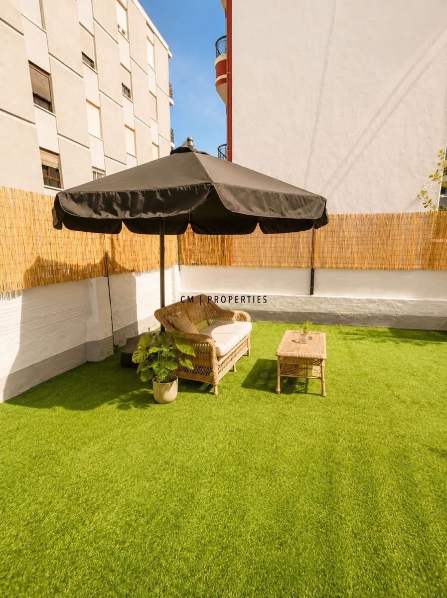 2 sypialnia Penthouse do wynajęcia w Miasto Walencja - 2 800 € (Ref: 9867457)