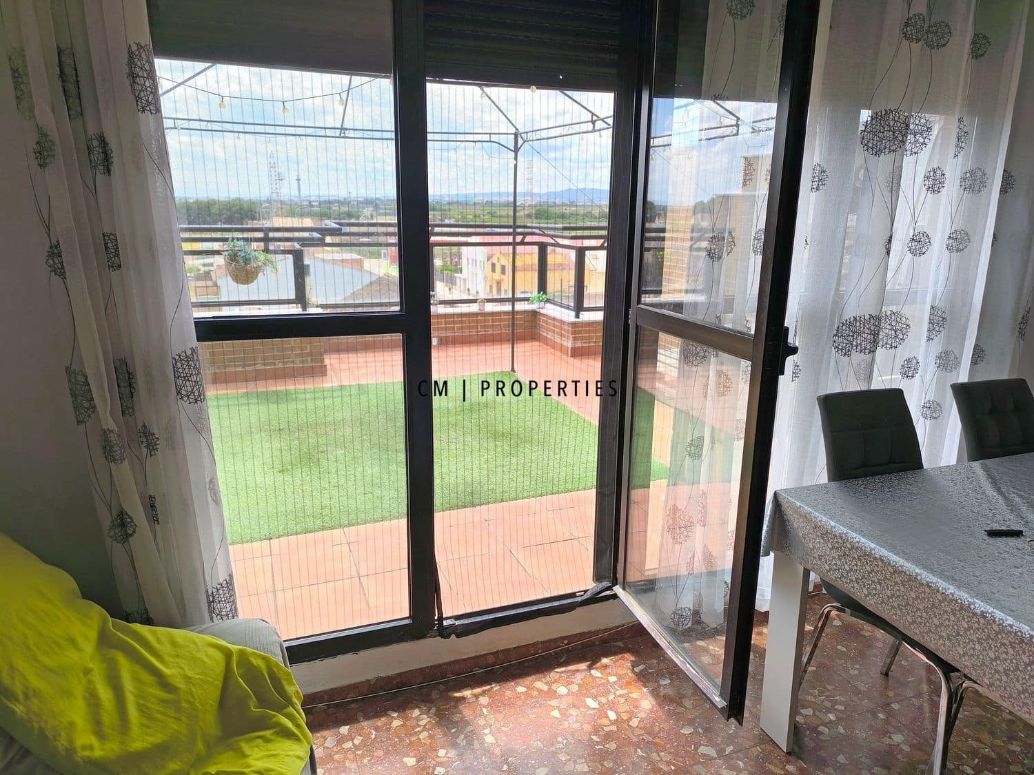 3 bedroom Penthouse for rent in Paiporta with garage - € 1,500 (Ref: 9873821)