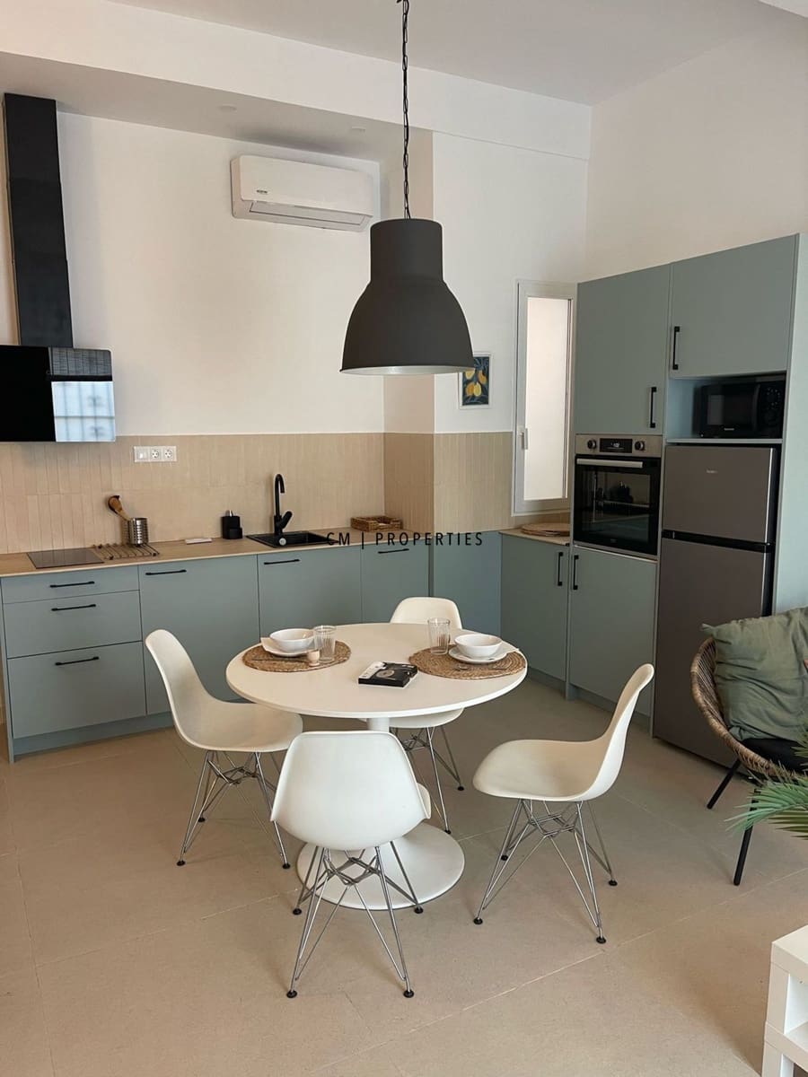 Piso de 2 habitaciones en València ciudad en alquiler - 2.000 € (Ref: 9873822)