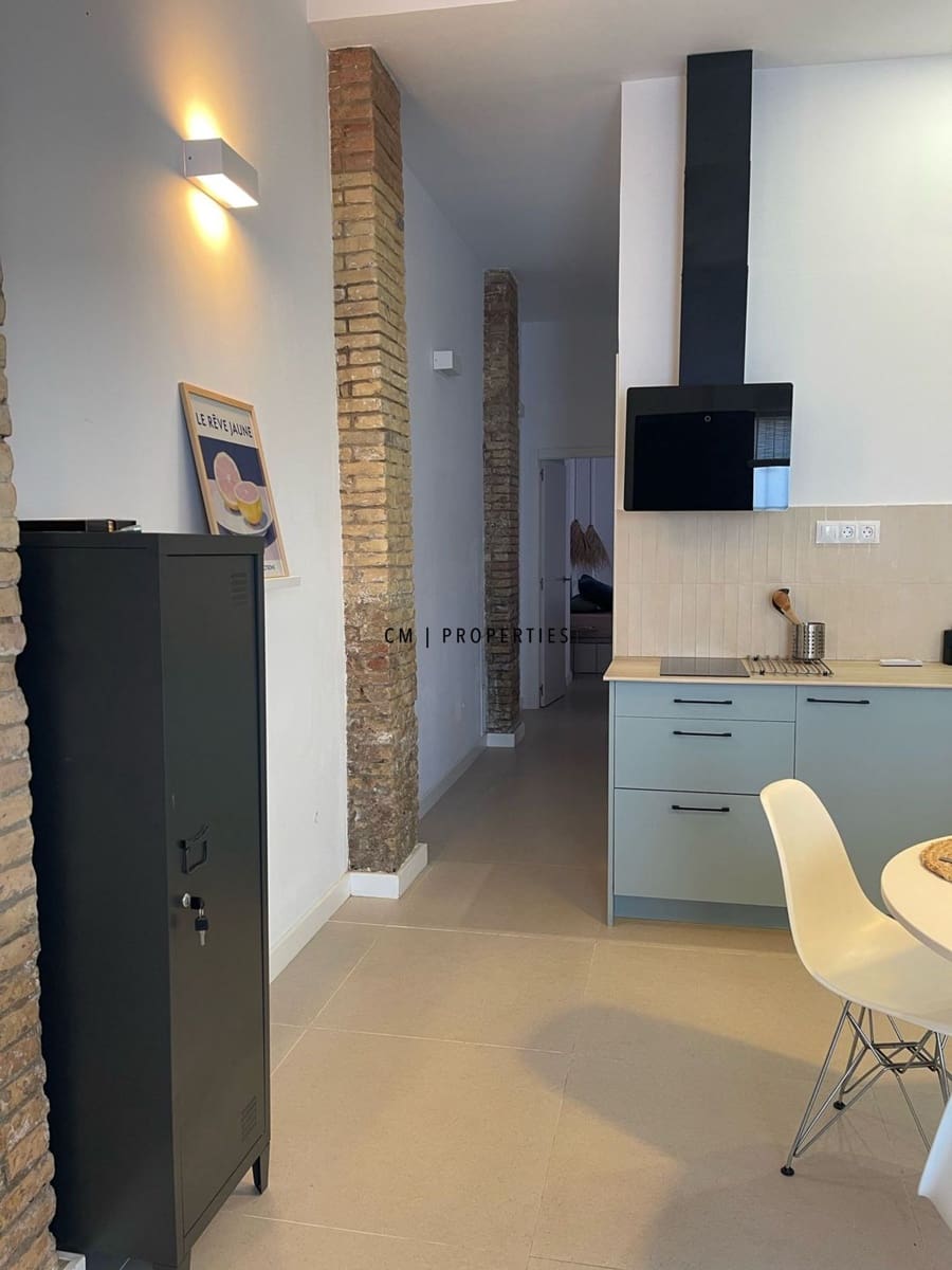 Piso de 2 habitaciones en València ciudad en alquiler - 2.000 € (Ref: 9873822)