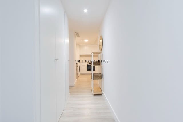 3 soverom Leilighet til leie i Poblats Maritims, Valencia by - € 2 100 (Ref: 9874182)