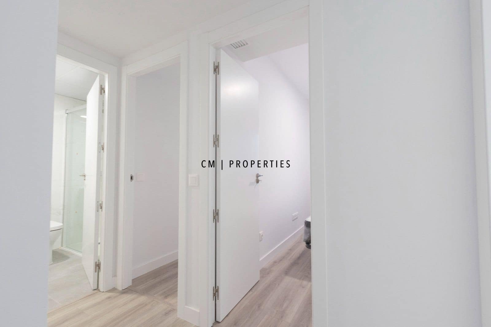 Piso de 3 habitaciones en València ciudad en alquiler - 2.100 € (Ref: 9874182)