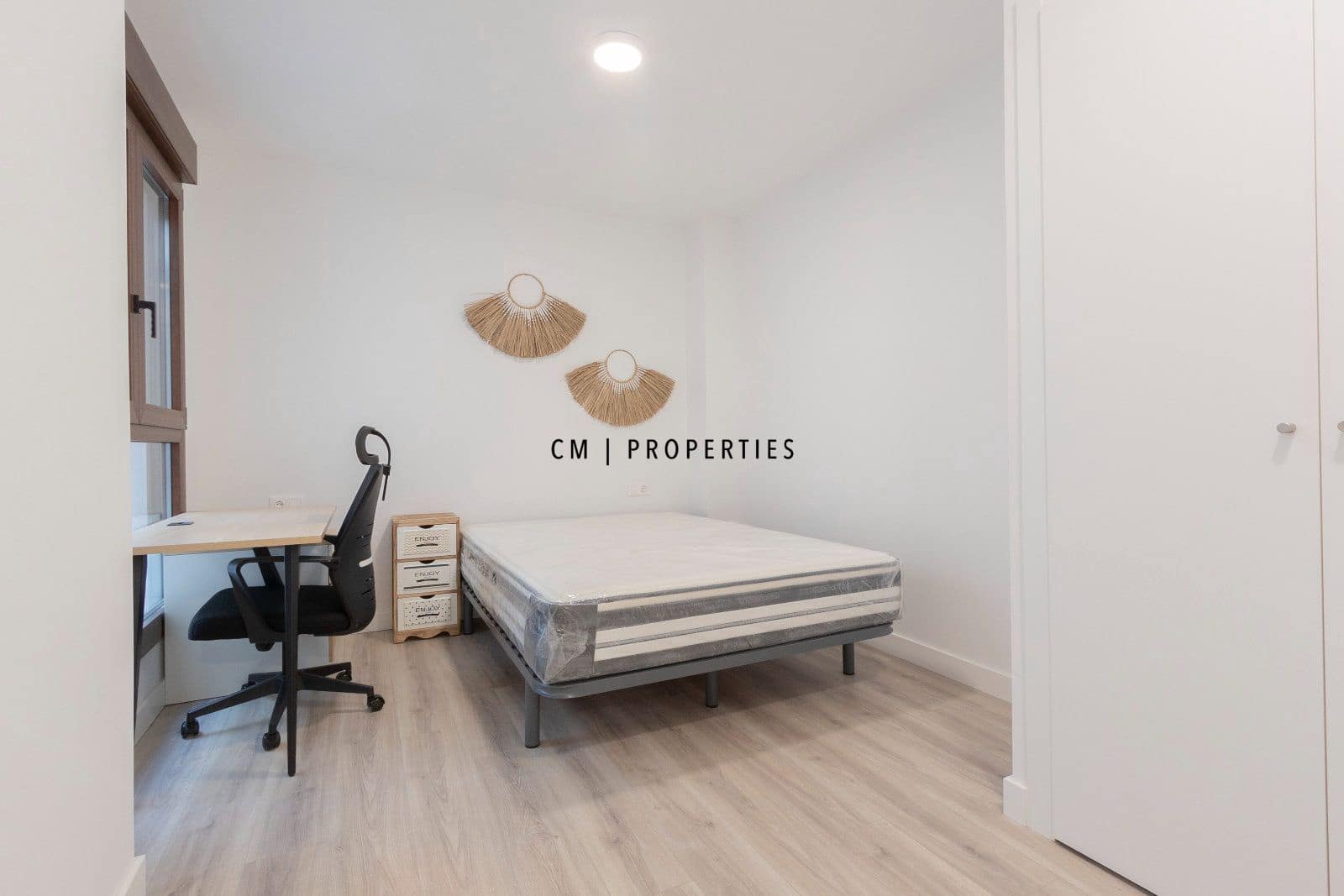 Piso de 3 habitaciones en València ciudad en alquiler - 2.100 € (Ref: 9874182)