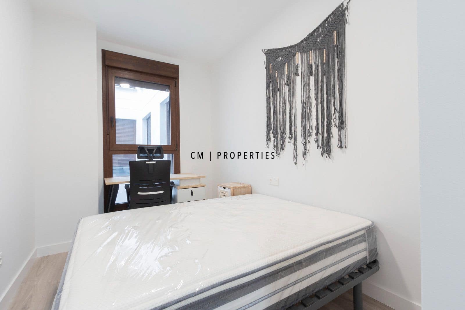 Piso de 3 habitaciones en València ciudad en alquiler - 2.100 € (Ref: 9874182)