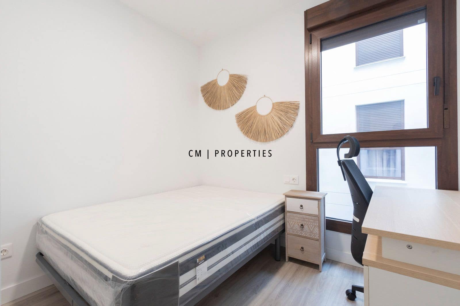 Piso de 3 habitaciones en València ciudad en alquiler - 2.100 € (Ref: 9874182)