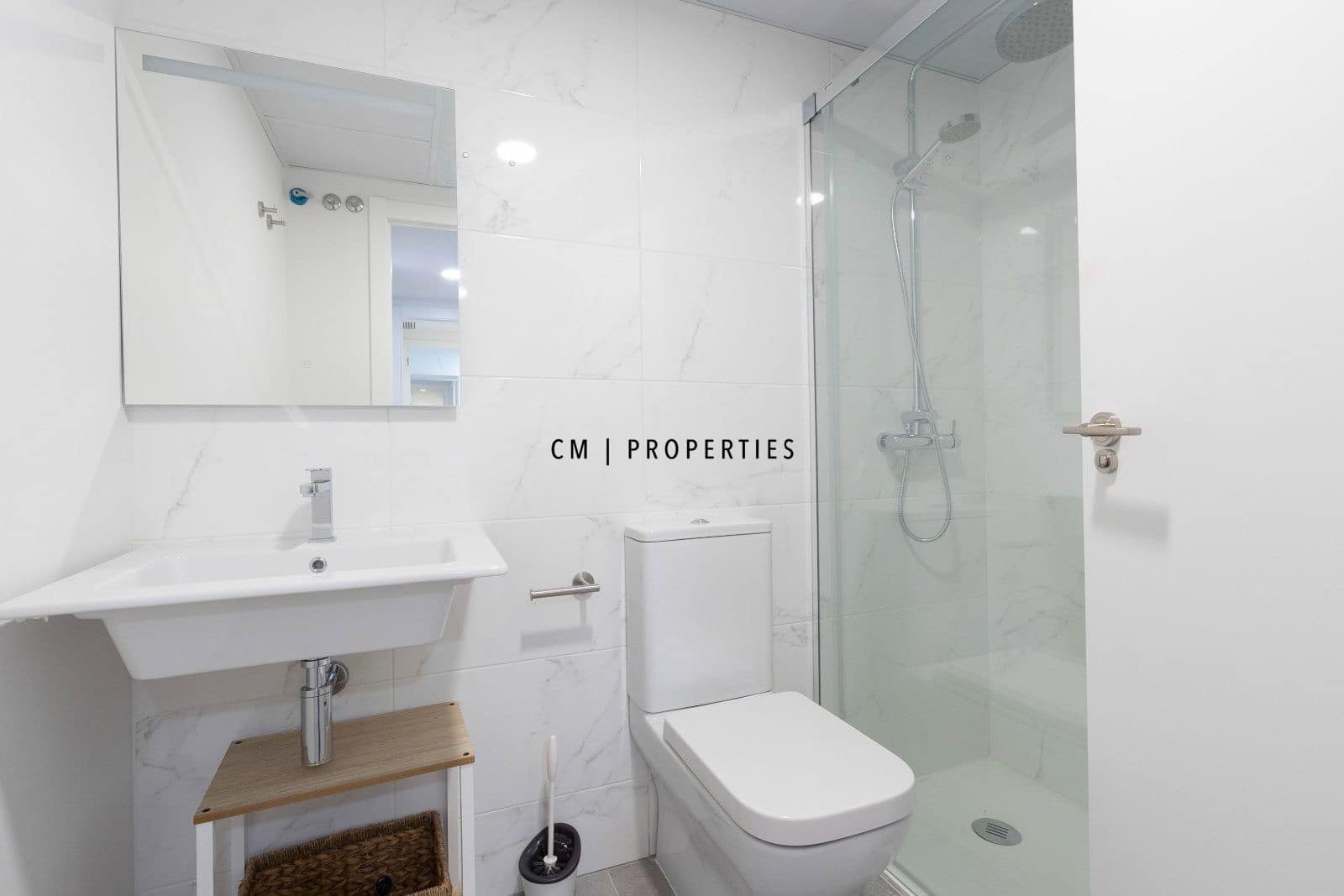 Piso de 3 habitaciones en València ciudad en alquiler - 2.100 € (Ref: 9874182)