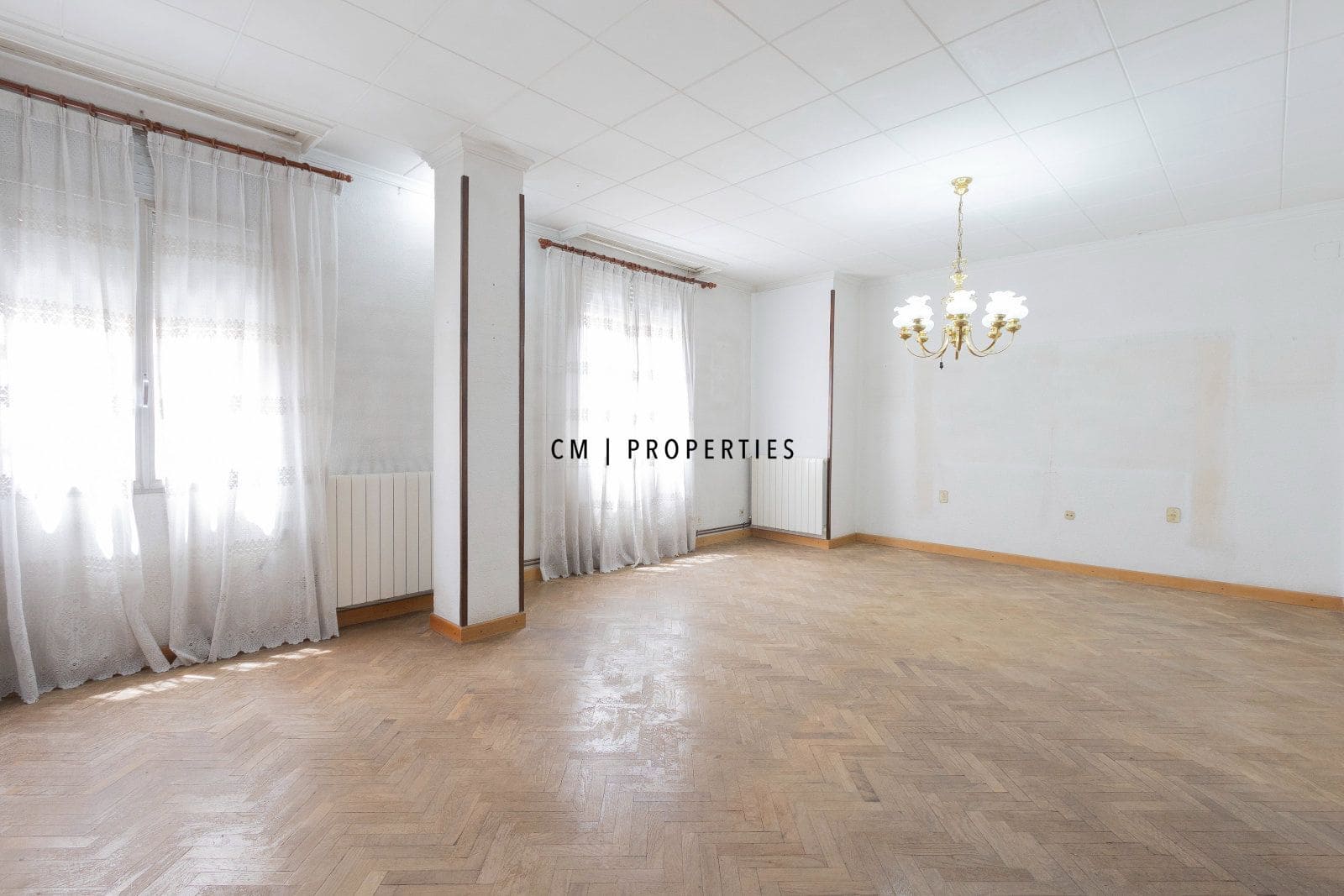 Piso de 4 habitaciones en València ciudad en venta - 480.000 € (Ref: 9876864)