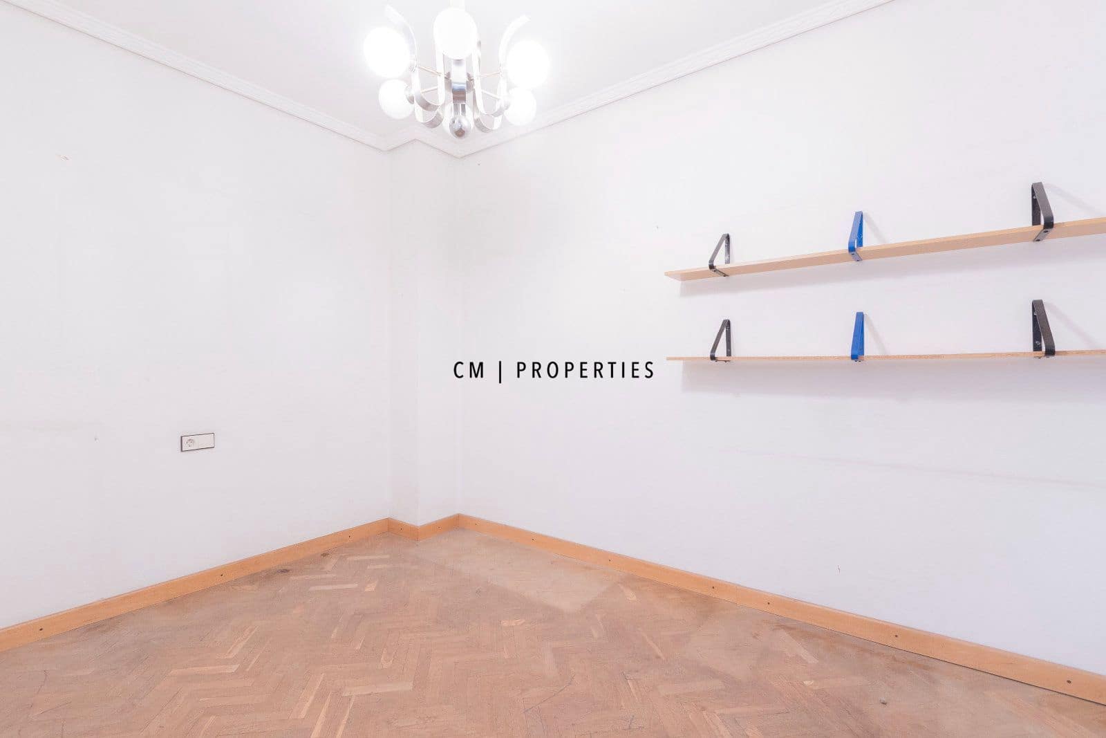 Piso de 4 habitaciones en València ciudad en venta - 480.000 € (Ref: 9876864)