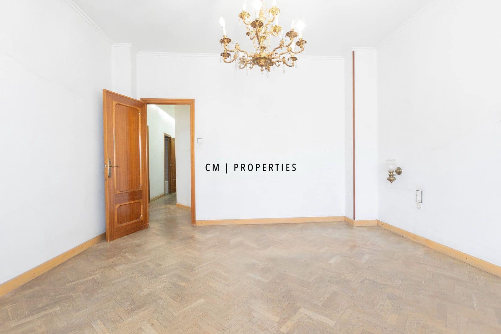 Piso de 4 habitaciones en València ciudad en venta - 480.000 € (Ref: 9876864)