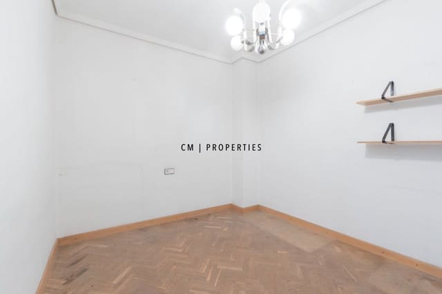 Piso de 4 habitaciones en València ciudad en venta - 480.000 € (Ref: 9876864)