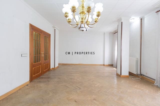 Piso de 4 habitaciones en València ciudad en venta - 480.000 € (Ref: 9876864)