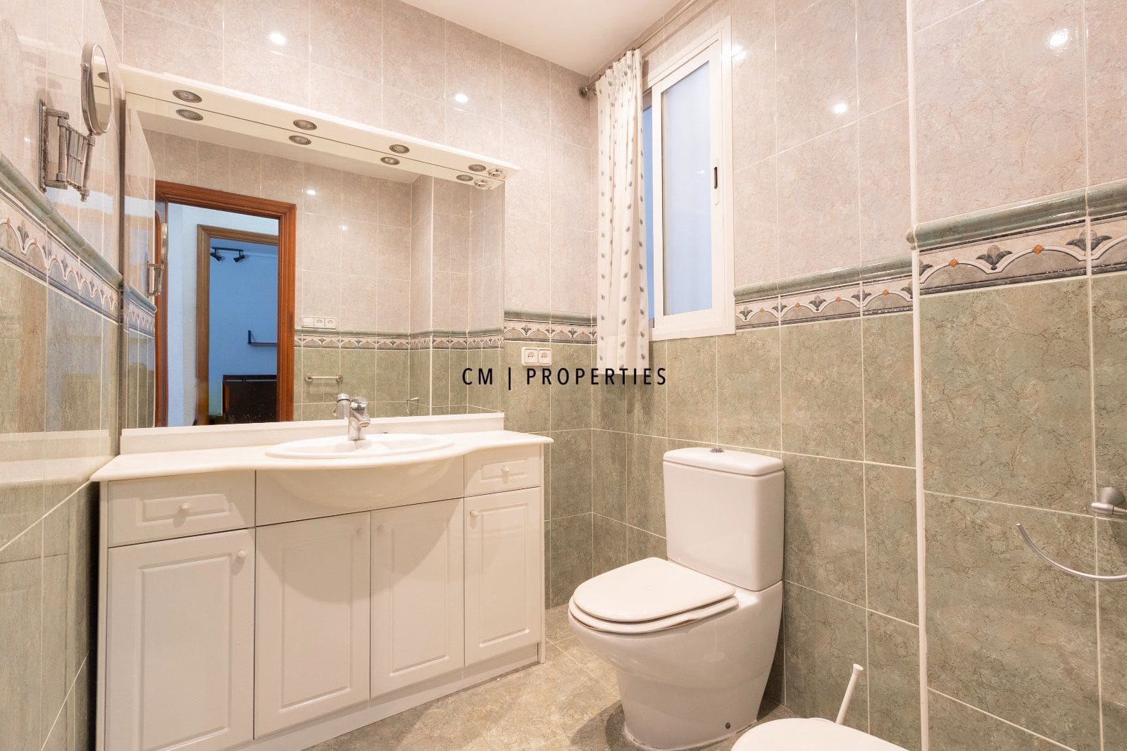 Piso de 4 habitaciones en València ciudad en venta - 480.000 € (Ref: 9876864)