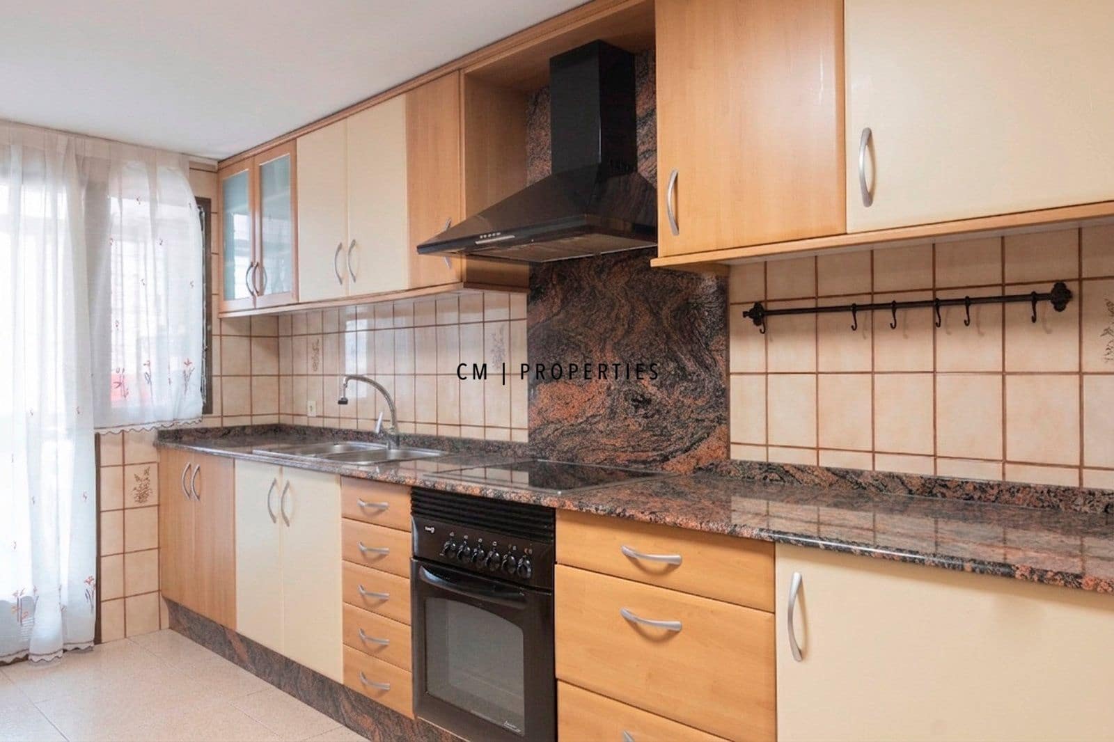 3 bedroom Flat for rent in Valencia city - € 1,600 (Ref: 9877115)