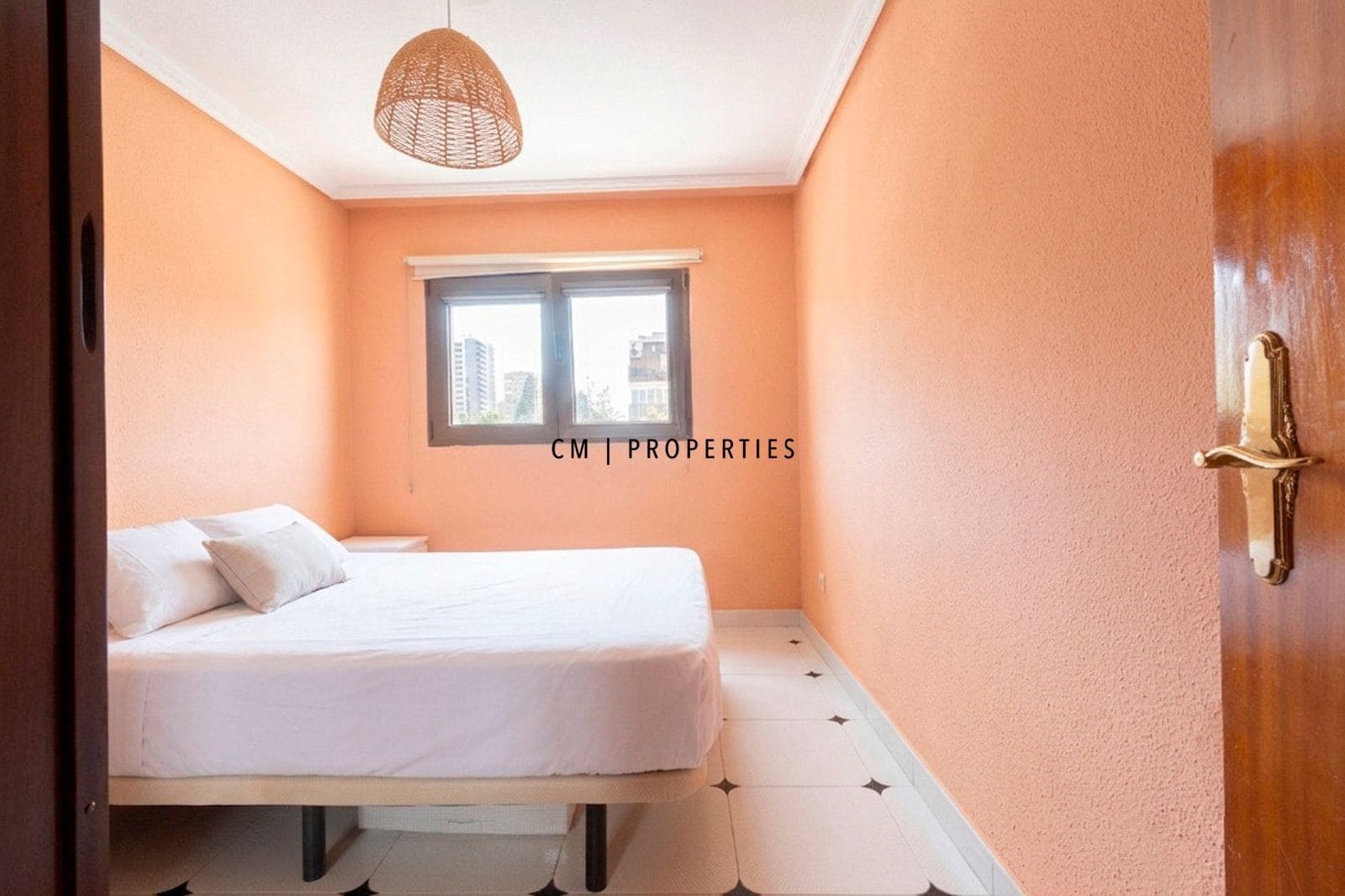 3 bedroom Flat for rent in Valencia city - € 1,600 (Ref: 9877115)