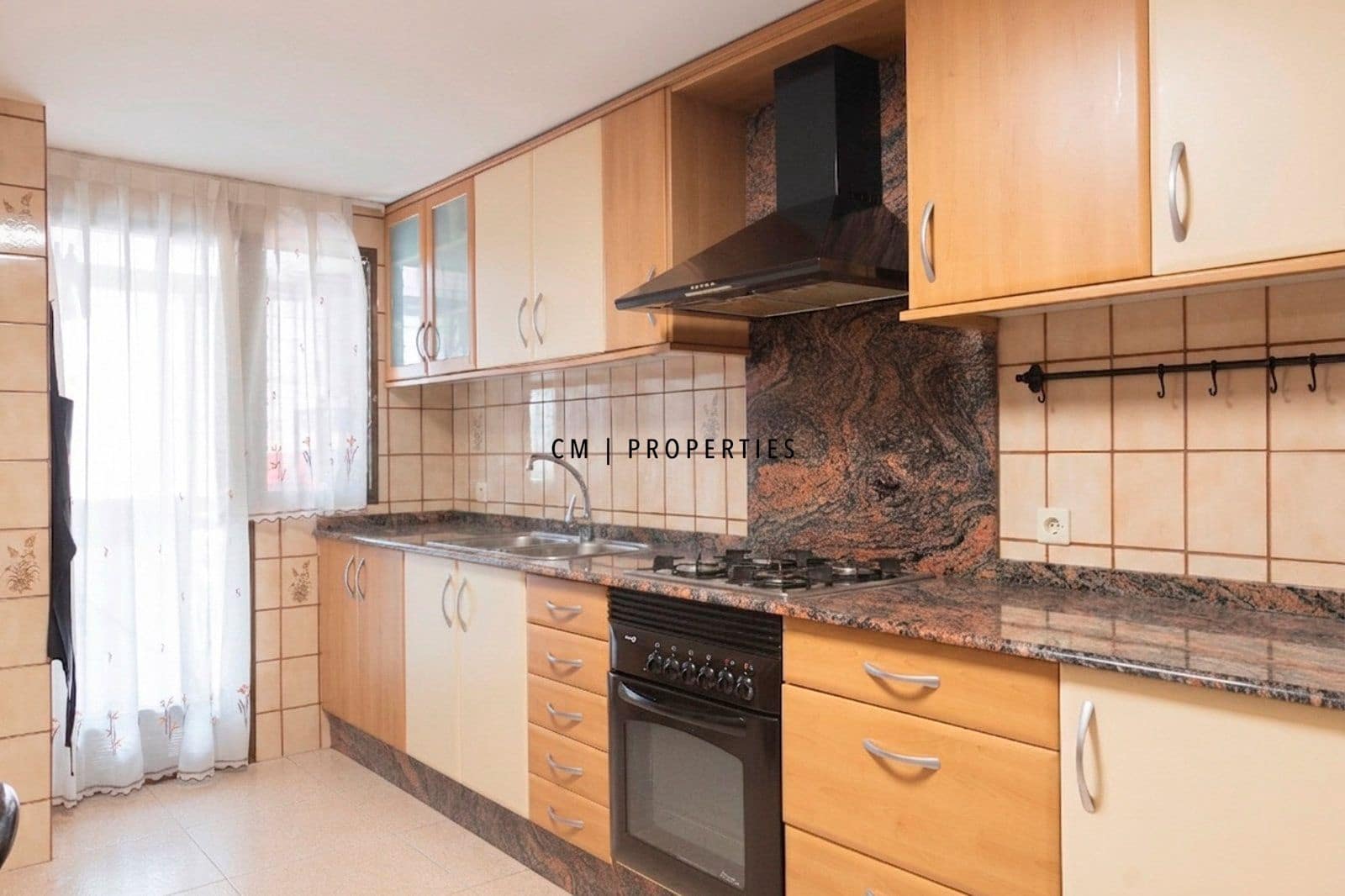 3 bedroom Flat for rent in Valencia city - € 1,600 (Ref: 9877115)