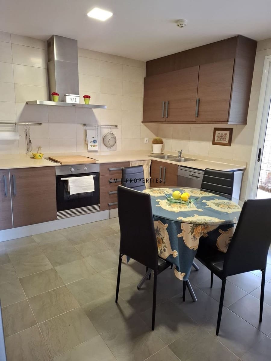 3 bedroom Villa for rent in Chiva with pool garage - € 2,495 (Ref: 9877233)