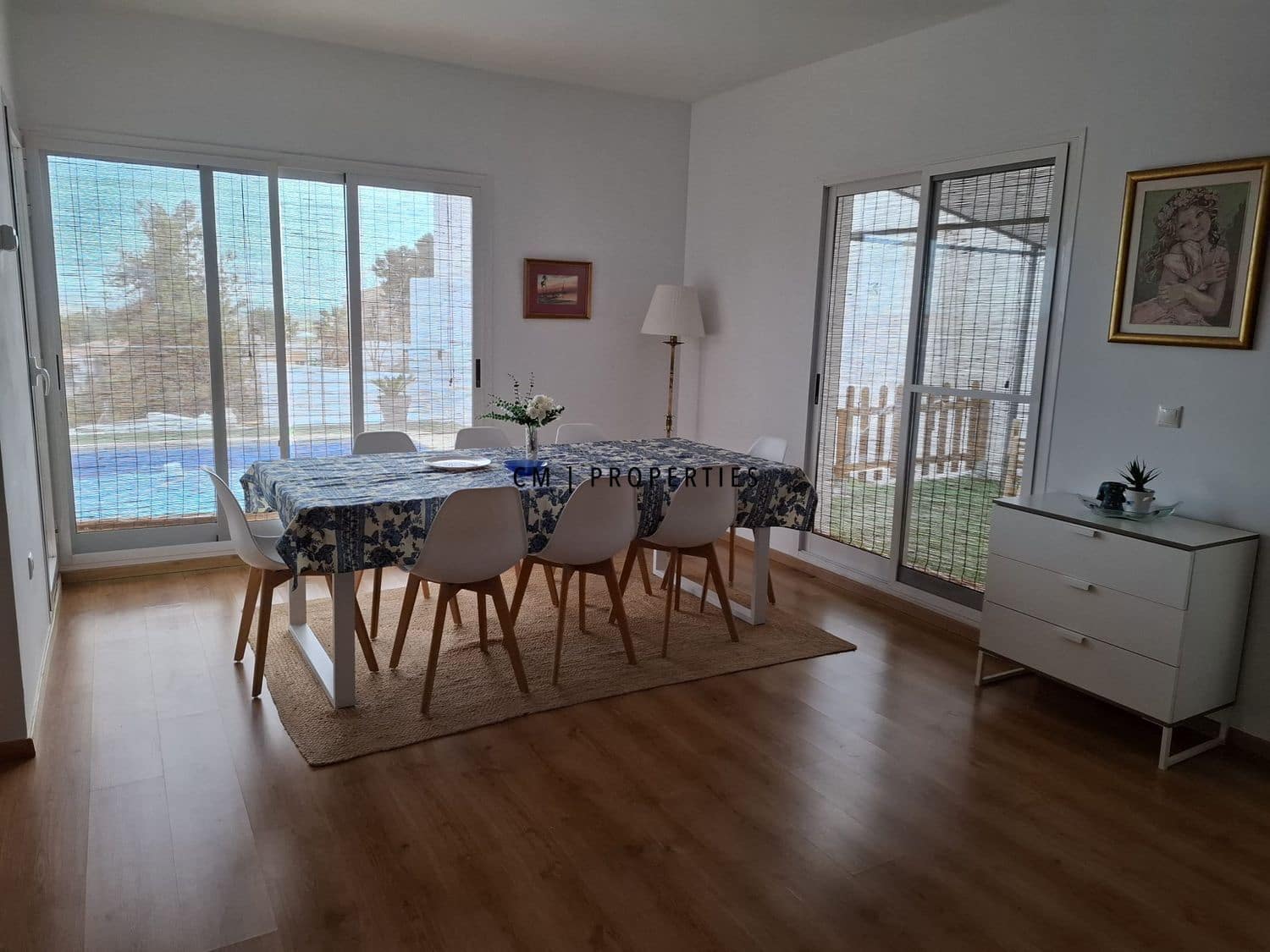 3 bedroom Villa for rent in Chiva with pool garage - € 2,495 (Ref: 9877233)