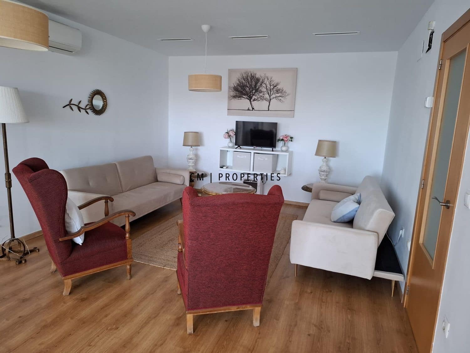 3 bedroom Villa for rent in Chiva with pool garage - € 2,495 (Ref: 9877233)