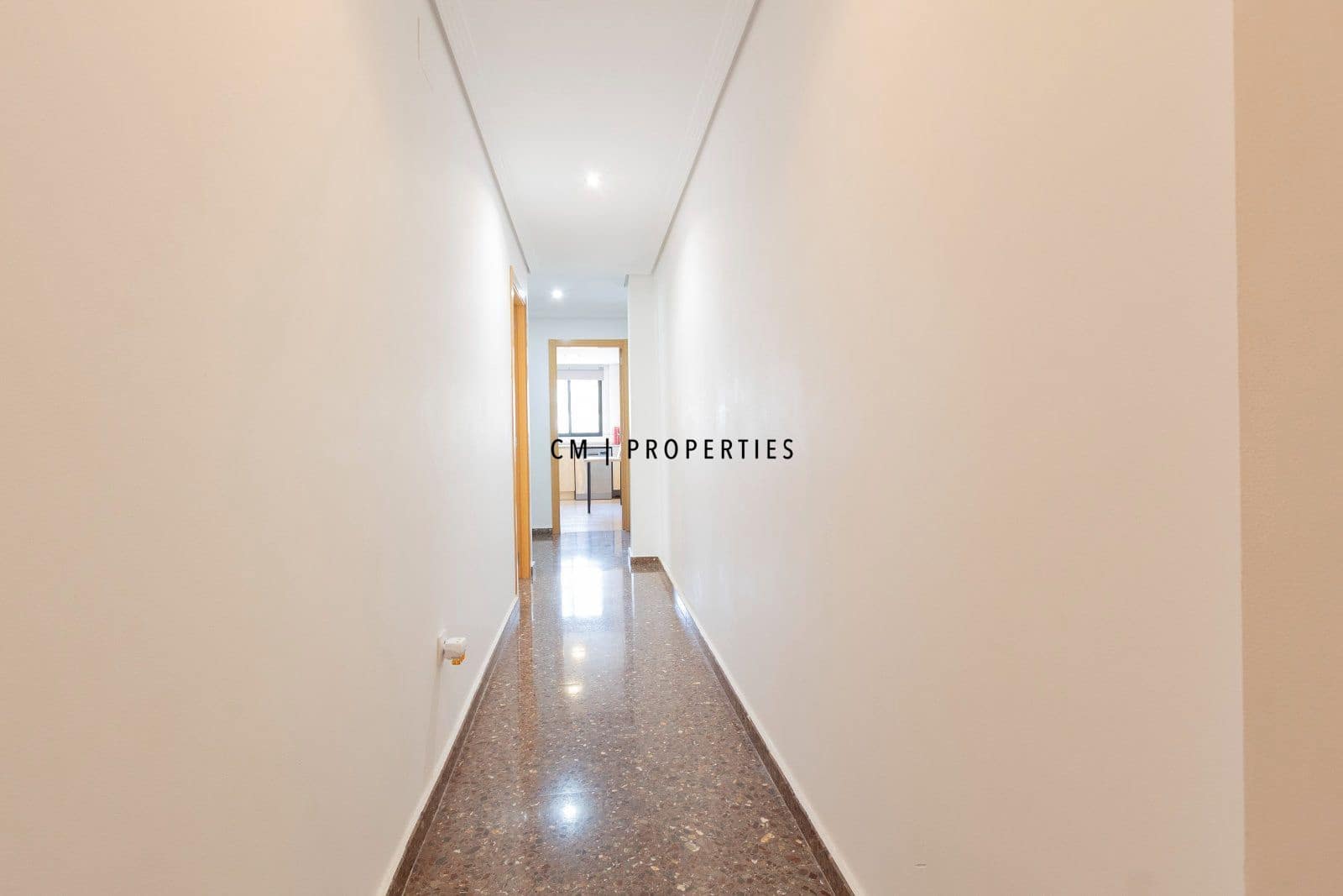 Appartement de 2 chambres à louer à Riba-roja de Turia avec garage - 1 100 € (Ref: 9882597)