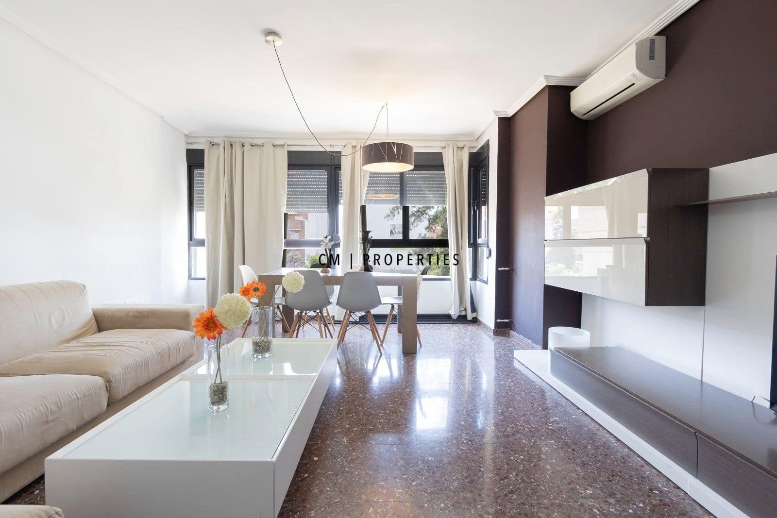 Appartement de 2 chambres à louer à Riba-roja de Turia avec garage - 1 100 € (Ref: 9882597)