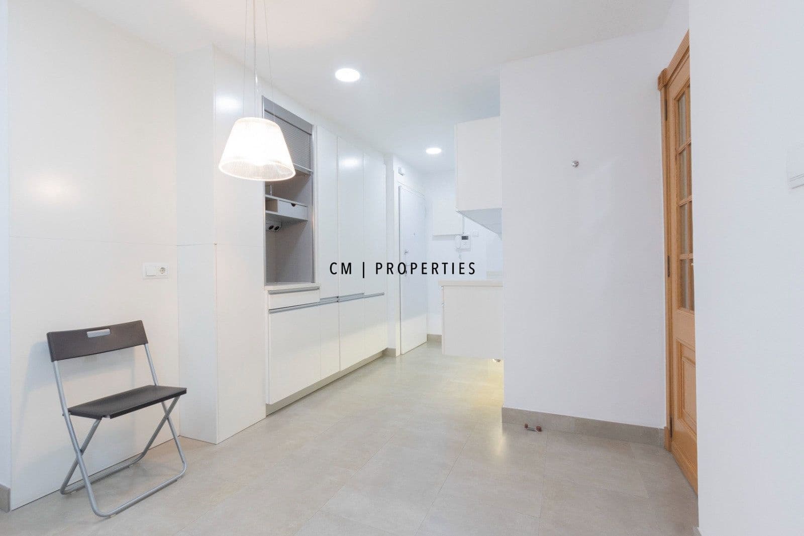3 slaapkamer Flat te huur in Valencia stad met garage - € 2.000 (Ref: 9889284)