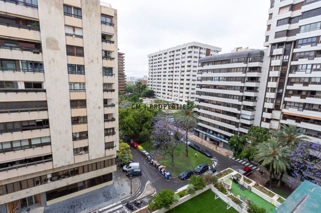 3 slaapkamer Flat te huur in El Pla del Real, Valencia stad met garage - € 2.000 (Ref: 9889284)