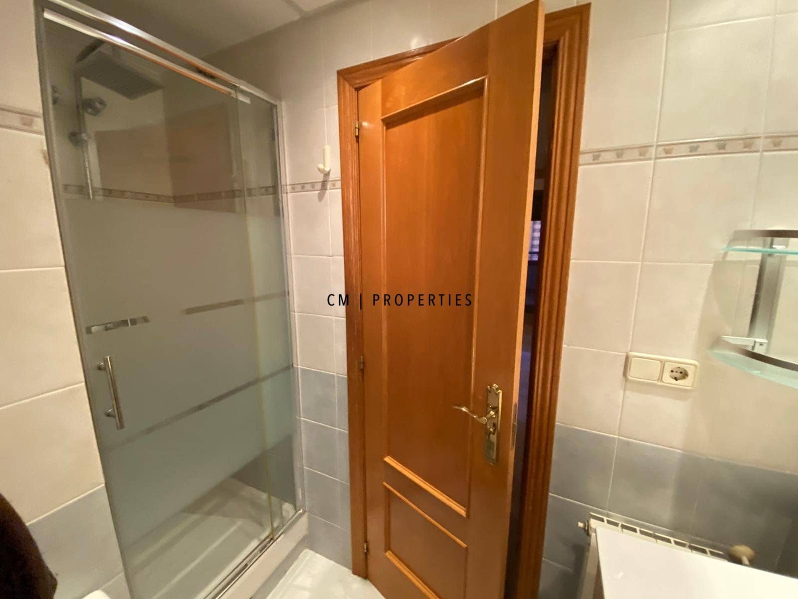 Ático de 2 habitaciones en València ciudad en alquiler con piscina garaje - 2.000 € (Ref: 9889285)