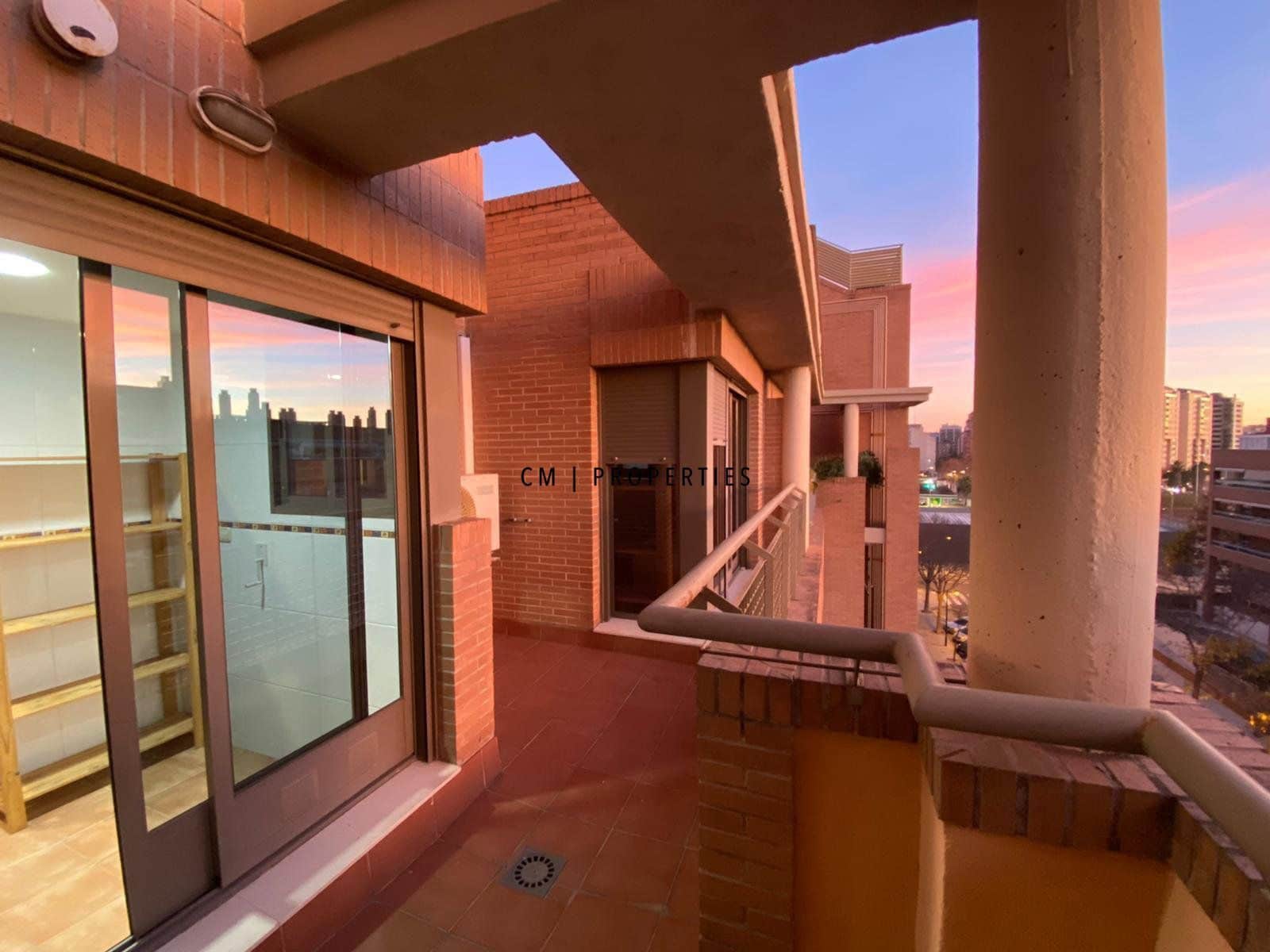 Ático de 2 habitaciones en València ciudad en alquiler con piscina garaje - 2.000 € (Ref: 9889285)