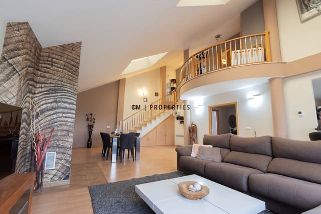 3 chambre Villa/Maison à vendre à Torrent avec piscine garage - 420 000 € (Ref: 9889368)