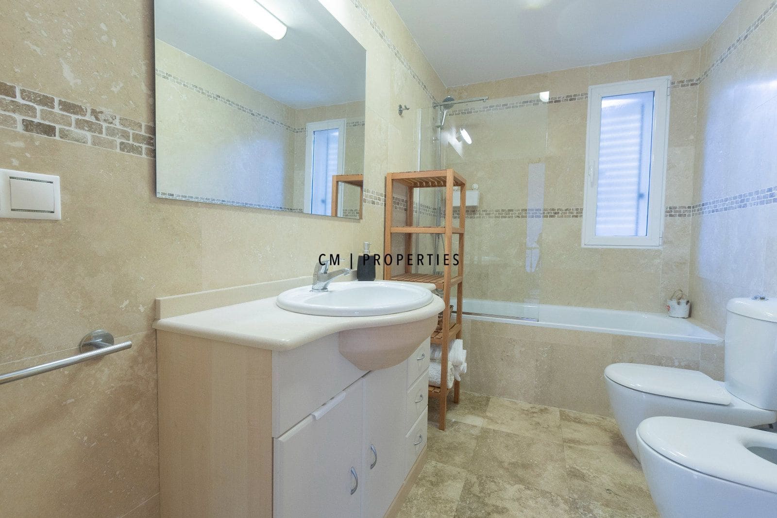 3 bedroom Villa for sale in Torrent with garage - € 420,000 (Ref: 9889368)