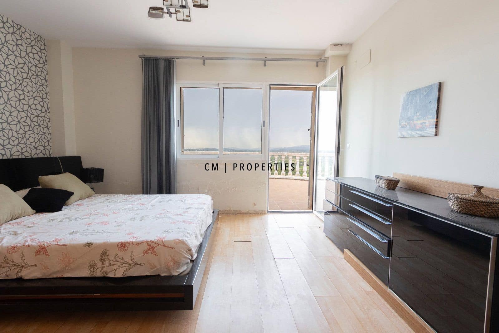 3 bedroom Villa for sale in Torrent with garage - € 420,000 (Ref: 9889368)