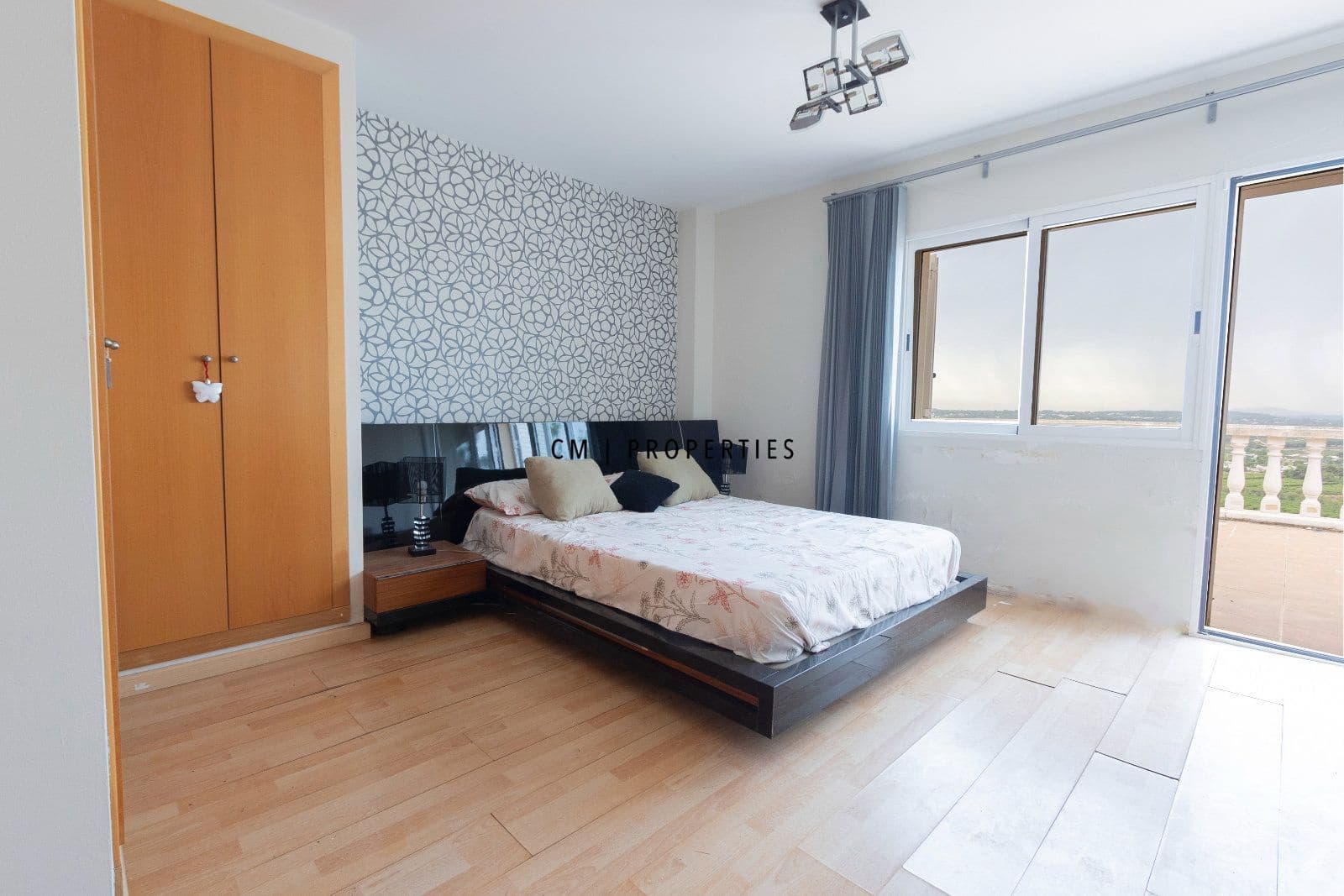 3 bedroom Villa for sale in Torrent with garage - € 420,000 (Ref: 9889368)