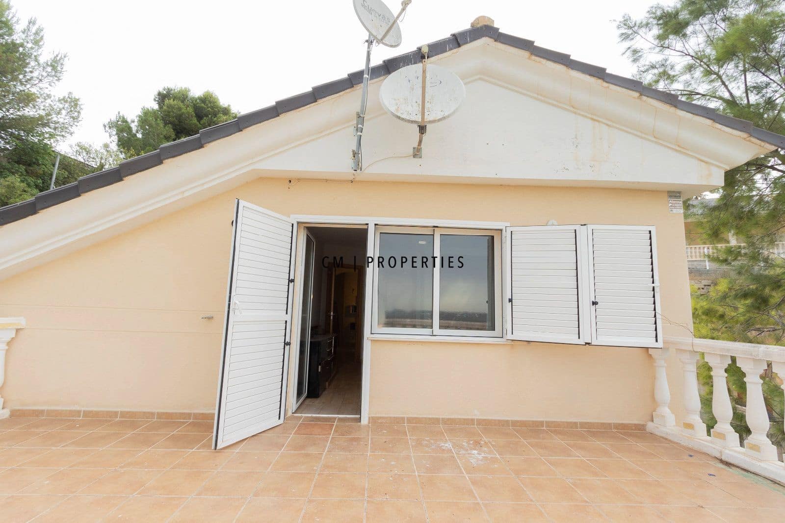 3 bedroom Villa for sale in Torrent with garage - € 420,000 (Ref: 9889368)
